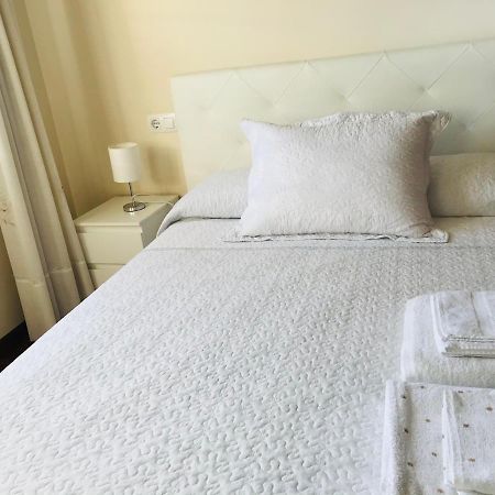 Apartamento Acogedor Con Vistas En Santa Cristina Apartment Perillo Bagian luar foto
